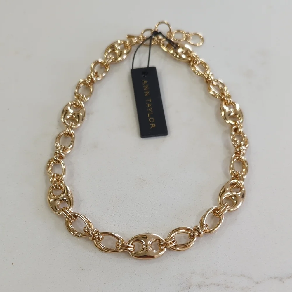 Ann Taylor Shiny Gold Link Necklace - Picture 6 of 8